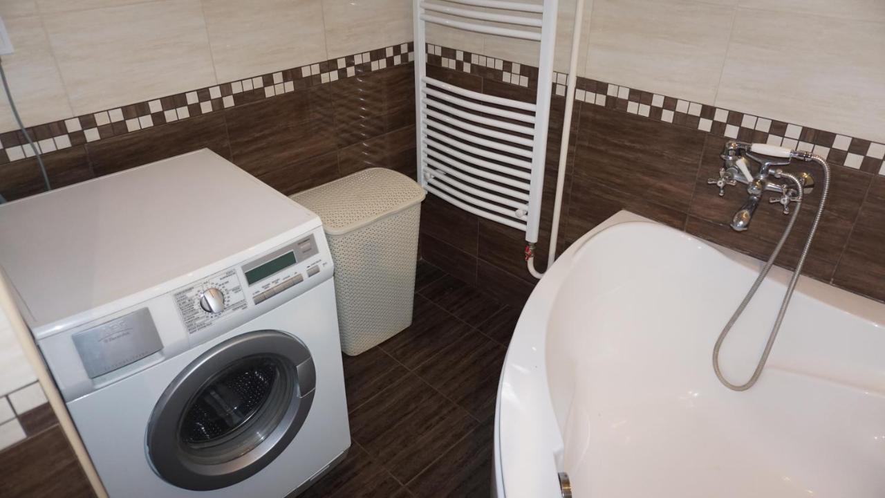 Édes Otthon Apartman Gyula Exterior foto