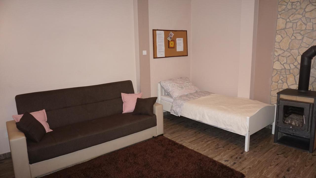 Édes Otthon Apartman Gyula Exterior foto